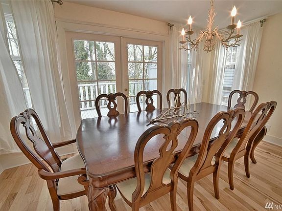 Formal dining / Sun room