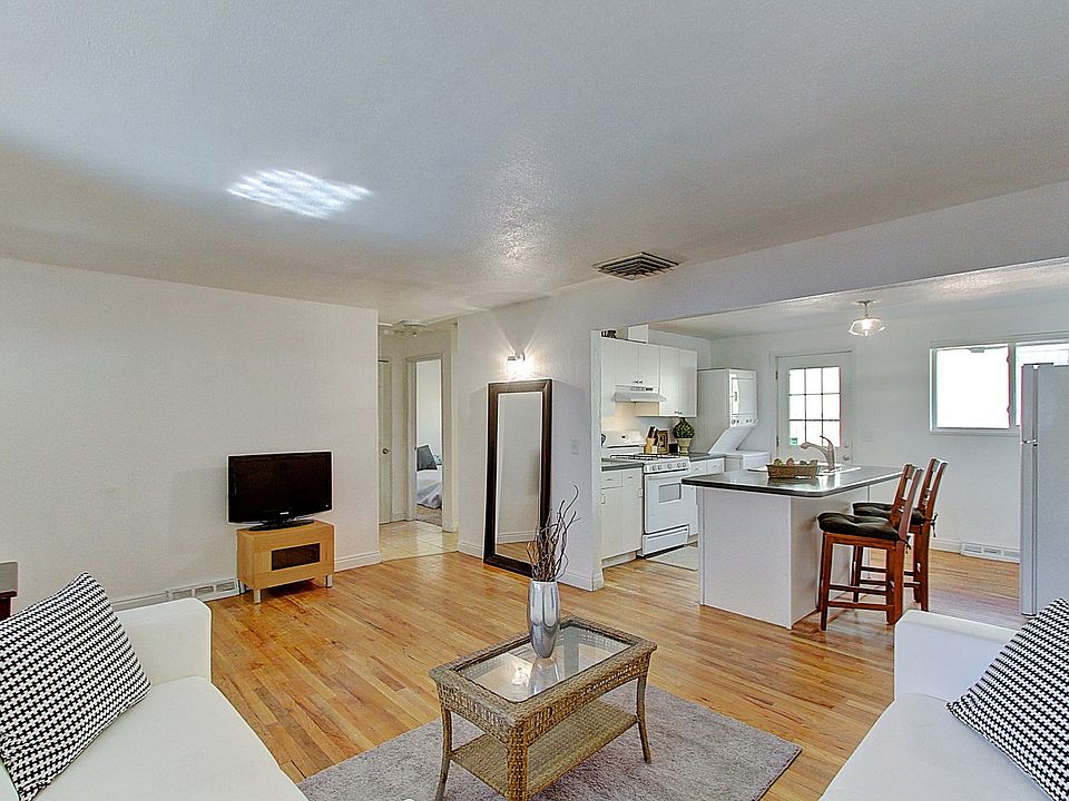 1st image of 2945 Humboldt St APT 2