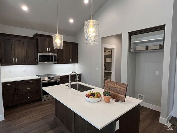 3rd image of 300 E Mayfield Springs Blvd