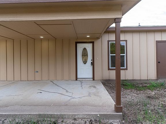 2nd image of 404 Dewey Ave