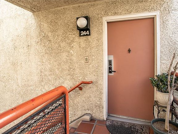 4th image of 1425 W 12th St APT 244