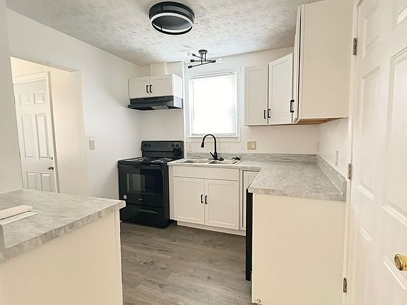 5th image of 1343 E Kossuth St