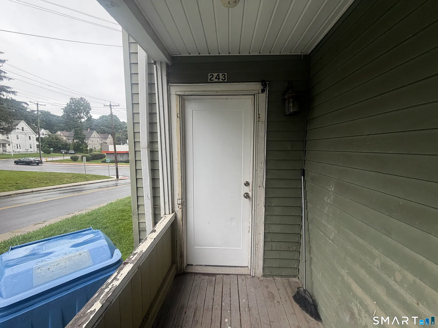 2 bed, 1.0 bath, 3752 sqft, $1,550 — Photo 2