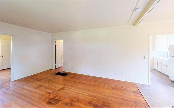 3rd image of 1460 Wesley Ave