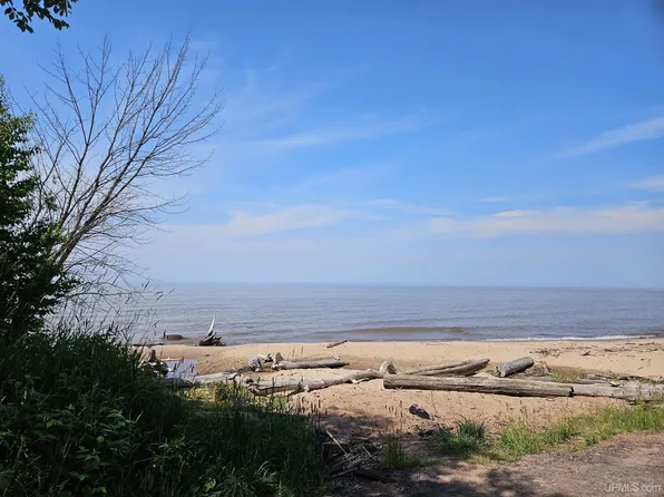 4 Mile Rock Rd, Ontonagon, MI 49953