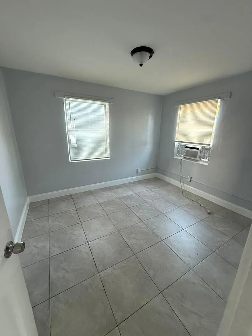 1773 Mount Herman #A-D — Photo 3
