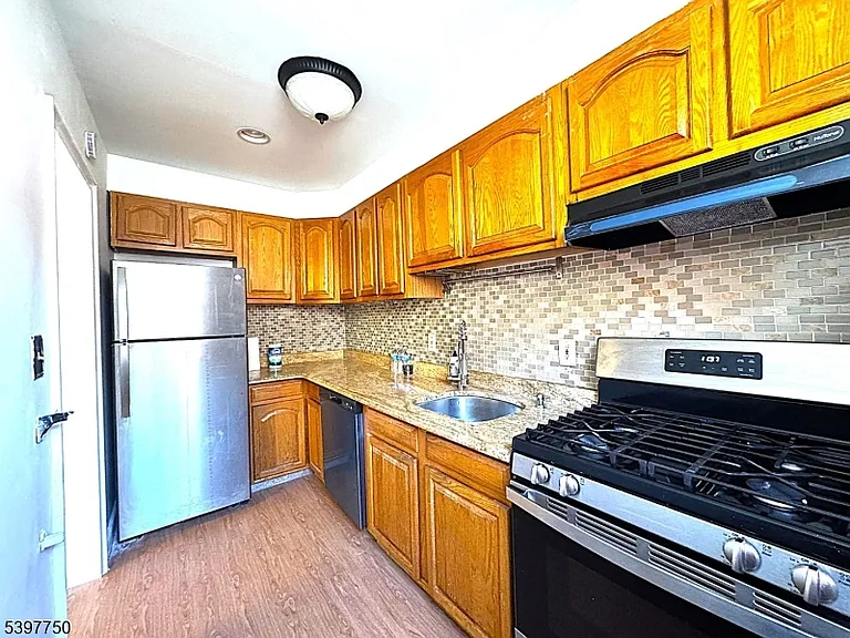 176 Millburn Ave #22 — Photo 3