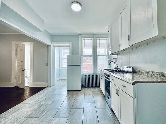 2nd image of 19-21 Lynwood Pl #21-2