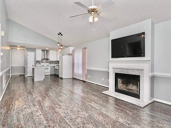 5th image of 4408 Valley Cove Ct