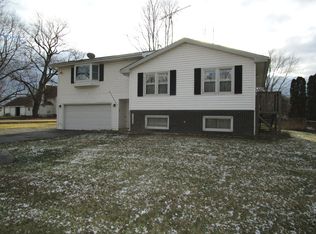 7903 Franklin St, Harvard, IL 60033