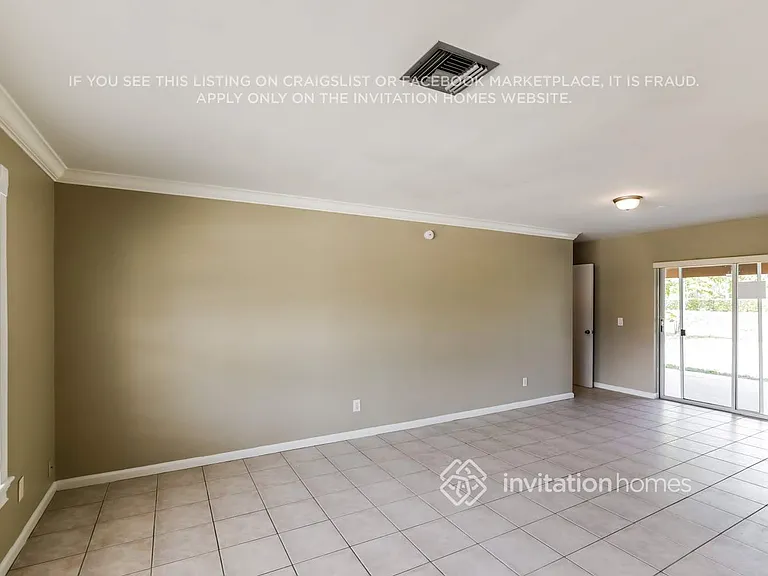 1382 Woodcrest Rd E — Photo 9