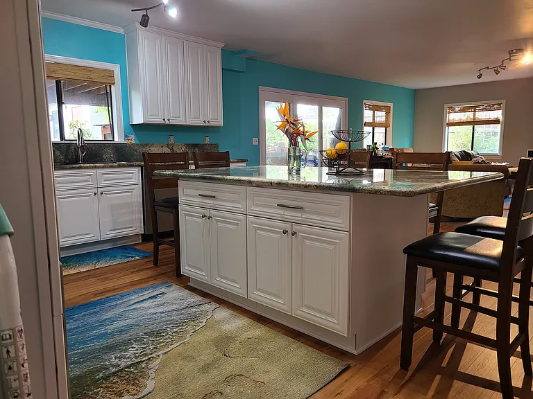 1052B Loring St — Photo 23