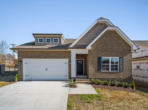 1300 Kensington Cir, Cookeville, TN 38501