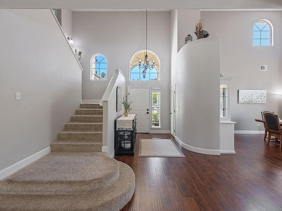 4th image of 3916 E Howard Avenue