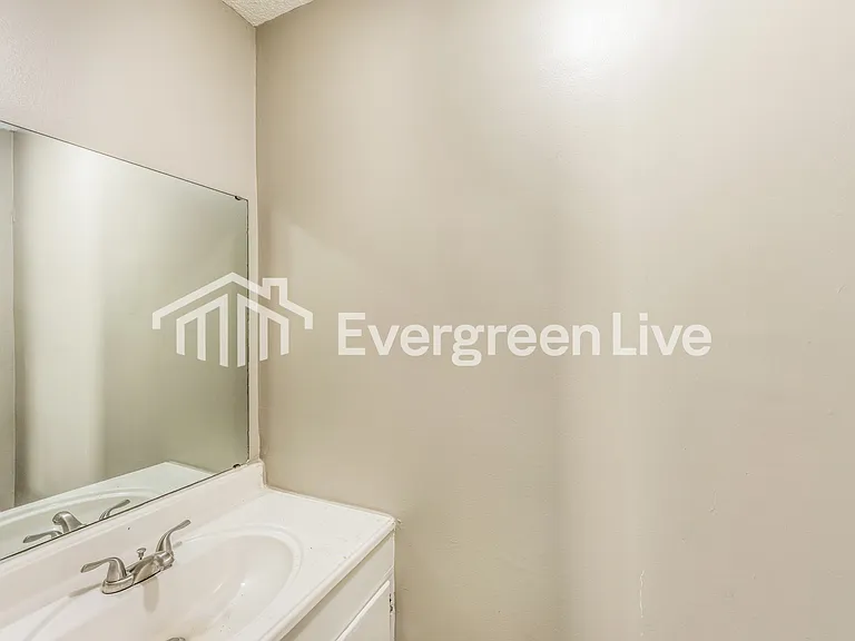 1635 Cherry Ave — Photo 14