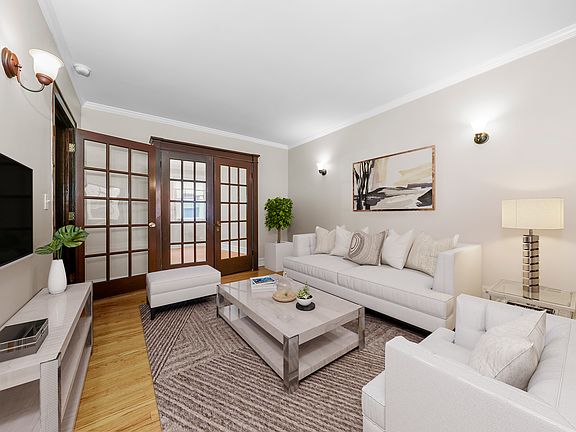 3rd image of 1927 Grove Ave APT 108