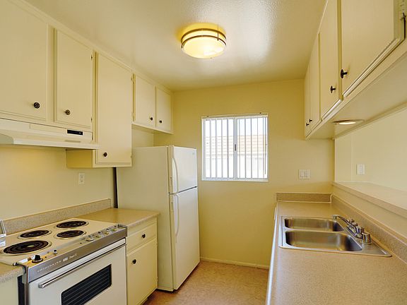 2nd image of 206 Euclid Ave APT 309