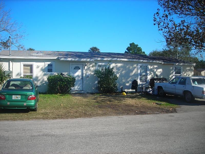 1st image of 636 3rd Ave S