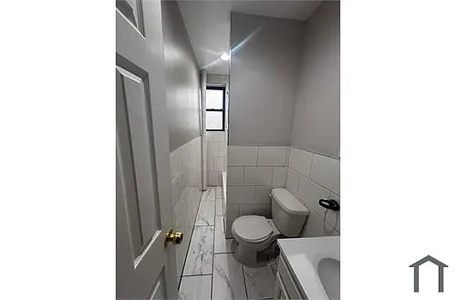 138 Orchard St Photo 1