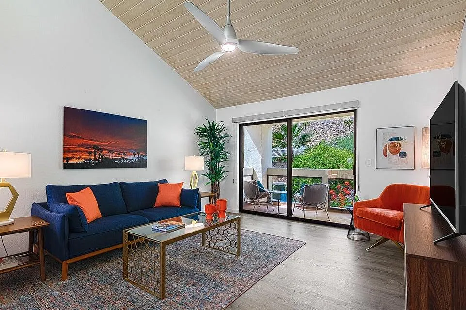 255 Avenida Granada — Photo 2