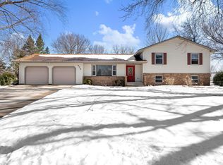 475 Oakwood Ln, Owatonna, MN 55060