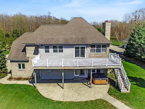 2nd image of 1716 N Darling Ln
