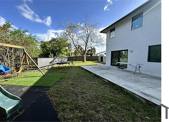 4380 NW 116th Ave — Photo 33