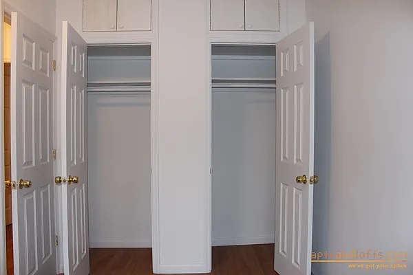 Rented by aptsandlofts.com | media 12