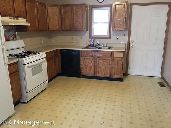 3rd image of 1913 Delaware St