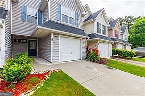 2nd image of 6726 Gallant Ct SE