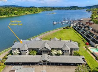 5170 S Landing Dr #201, Portland, OR 97239