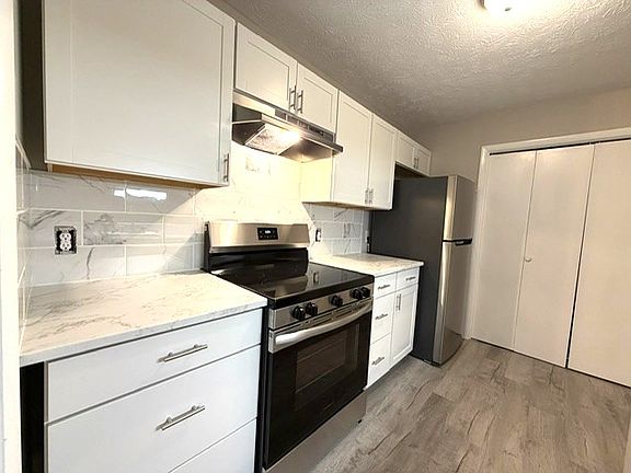 2nd image of 663 Bartons Landing Pl APT 20