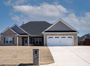 61 Shadow Wood Ln, Smiths Station, AL 36877