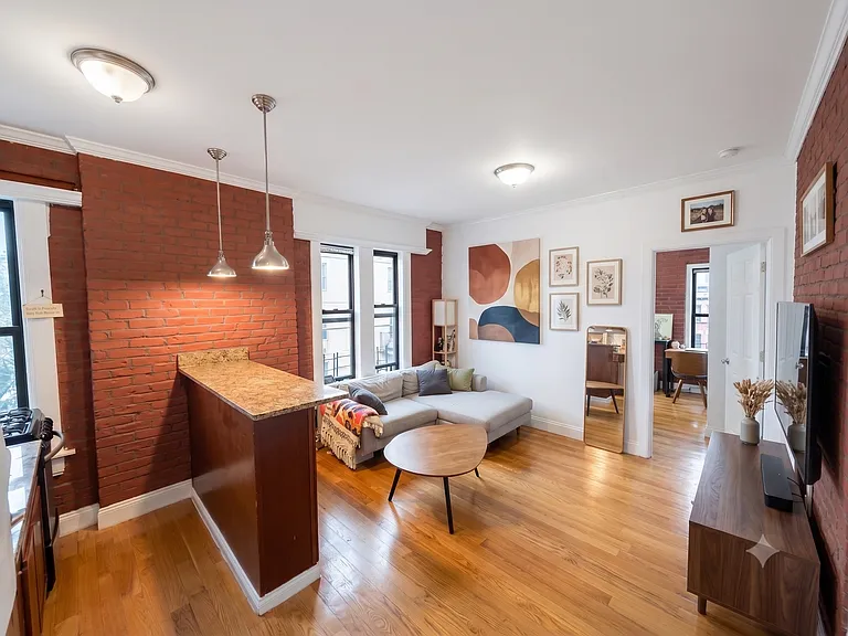 380 S 4th St #22 — Photo 1