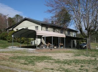 364 Middle Skeenah Rd, Franklin, NC 28734