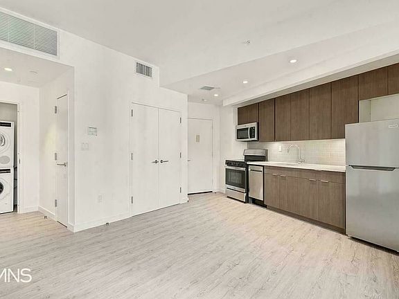 5th image of 840 Fulton St #507