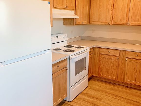 4th image of 1124 N Forest St #201