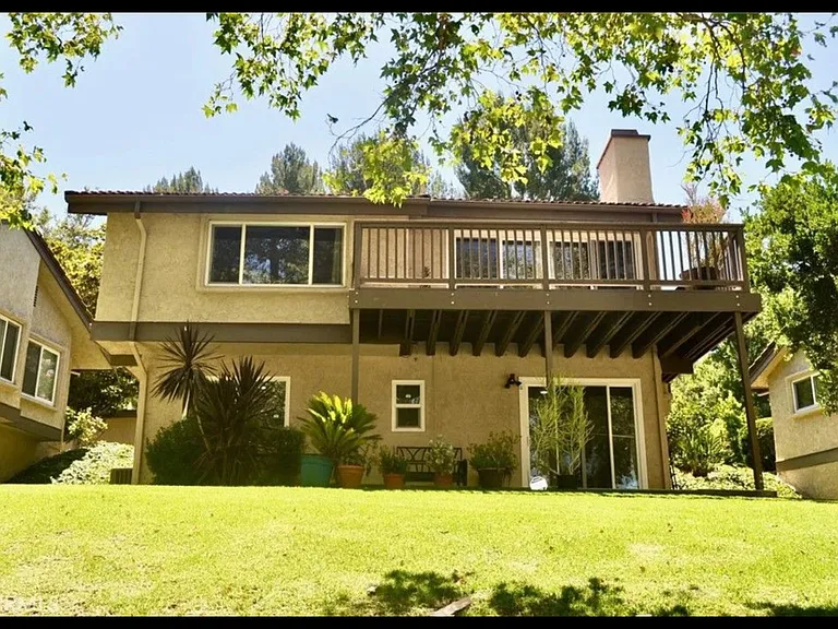 46 Meadowlark Ln — Photo 3