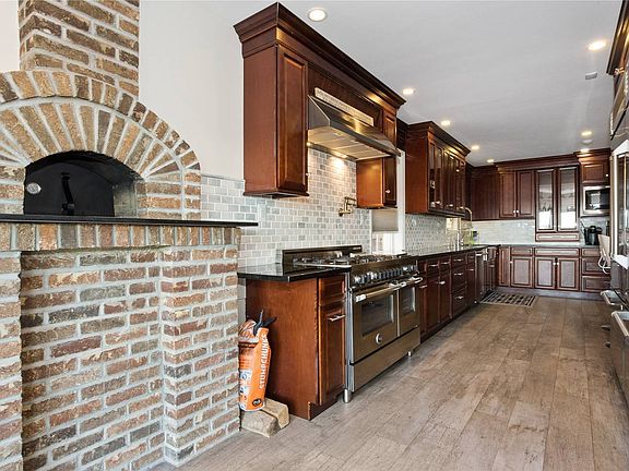 5th image of 1111 W Park Ave