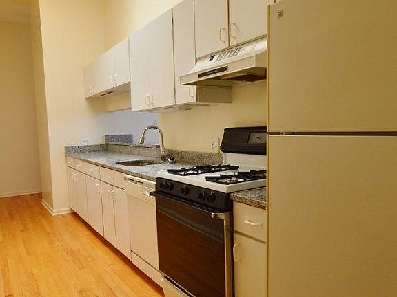 5th image of 3257 N Sheffield Ave