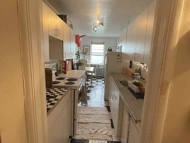 600 Laurier Ave W #28 — Photo 3