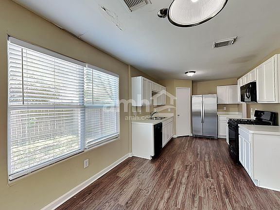 4th image of 8915 Chisholmwood Ln