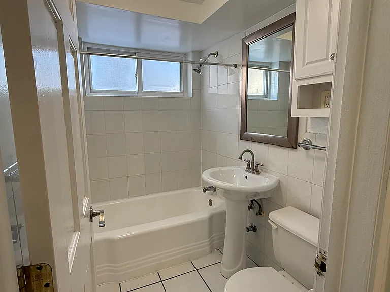 40 Harrison St #4 — Photo 5