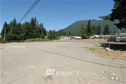 45401 45499 SE North Bend Way photo 1