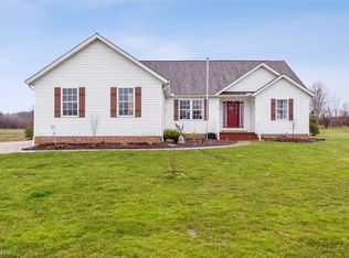1537 Ravinewood Dr, Austinburg, OH 44010