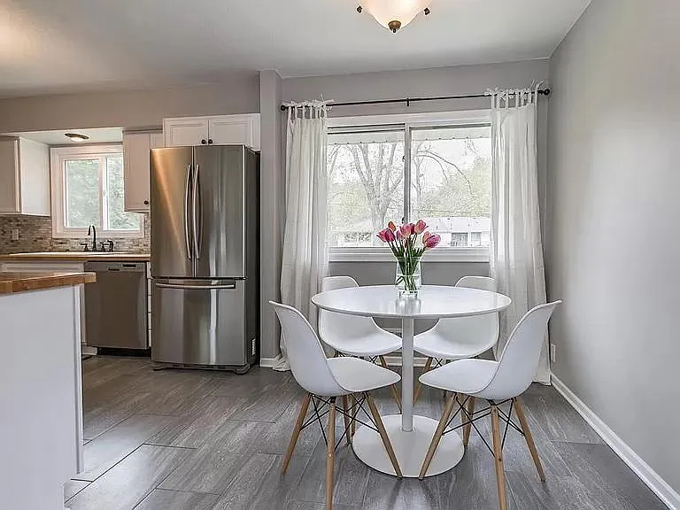 181 Dawn Ave — Photo 6