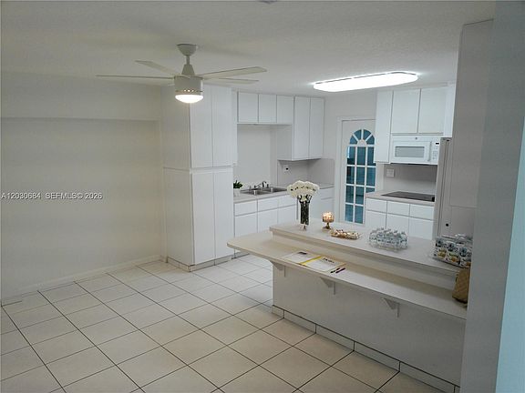 5th image of 10812 SW 33rd St