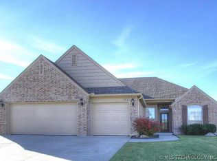 1511 W Vicksburg Pl, Broken Arrow, OK 74011