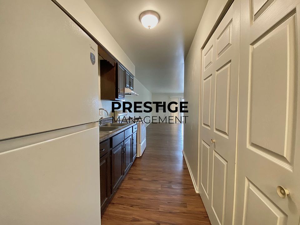 1st image of 1680 Driftwood Dr APT M