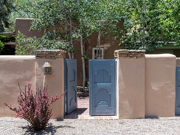 3rd image of 767 Acequia Madre APT 1